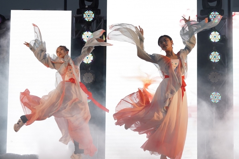 Flash mobs, Kunqu opera and improv at Arts and Music Festival 4 %E5%9B%BE%E7%89%871