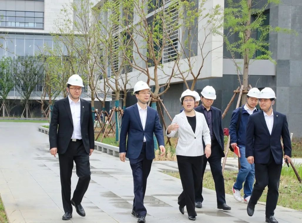 新起点新跨越 昆杜师生员工迈入二期校园 8 91684825058 .pic