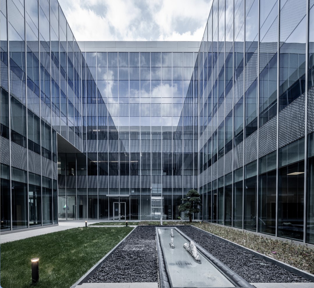 新起点新跨越 昆杜师生员工迈入二期校园 3 640 1