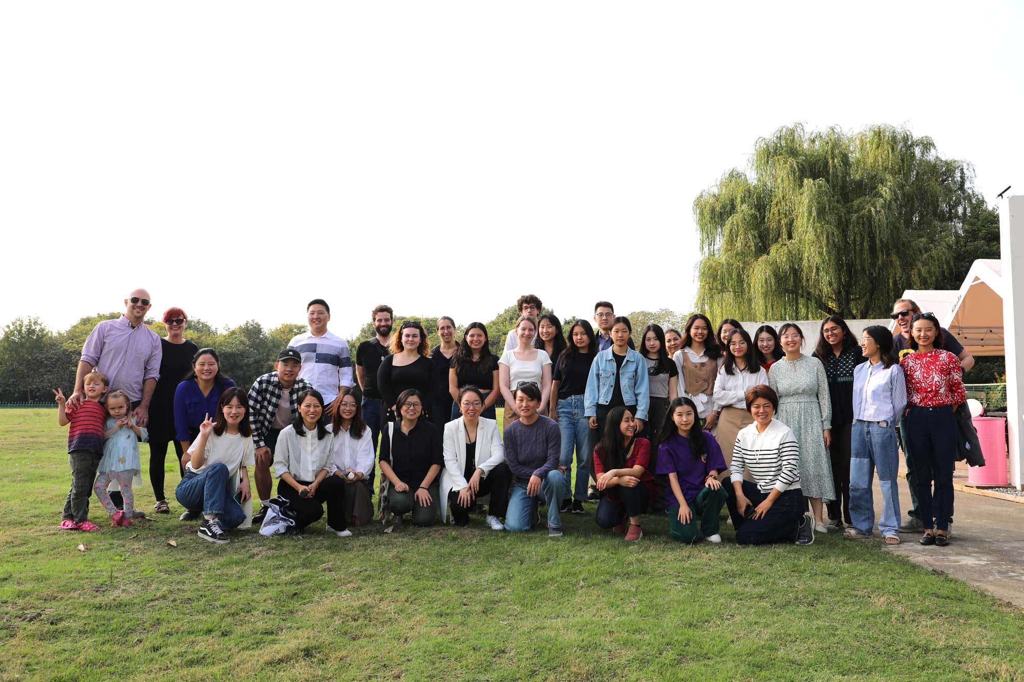 打开“中国”这本书的一百种方式 2 The Center for the Study of Contemporary China 1