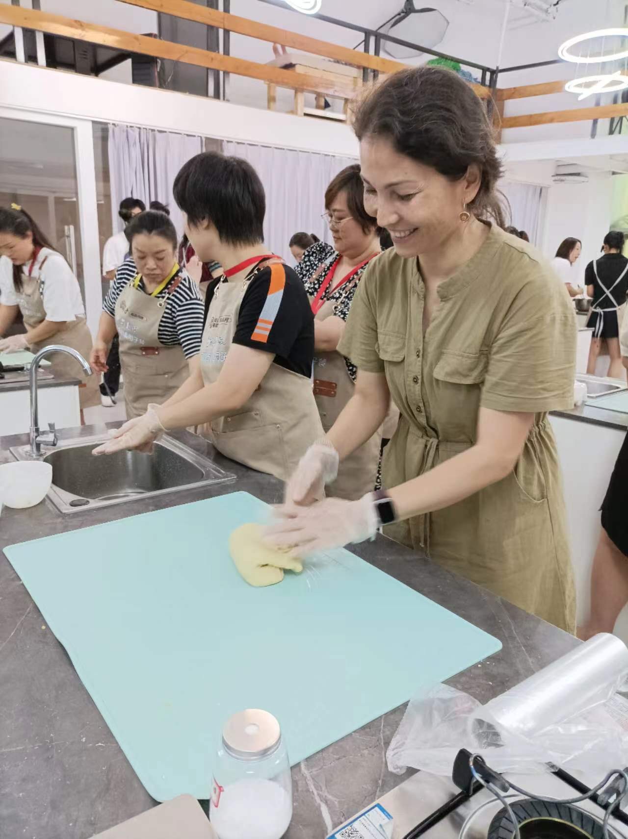 打开“中国”这本书的一百种方式 7 The Center for the Study of Contemporary China 16