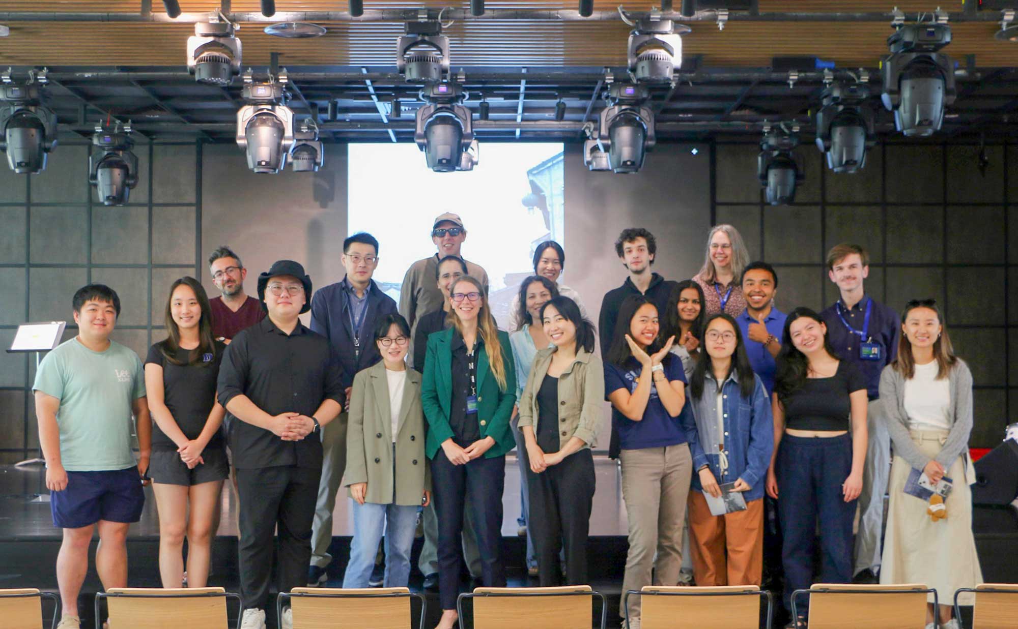 打开“中国”这本书的一百种方式 9 The Center for the Study of Contemporary China 3