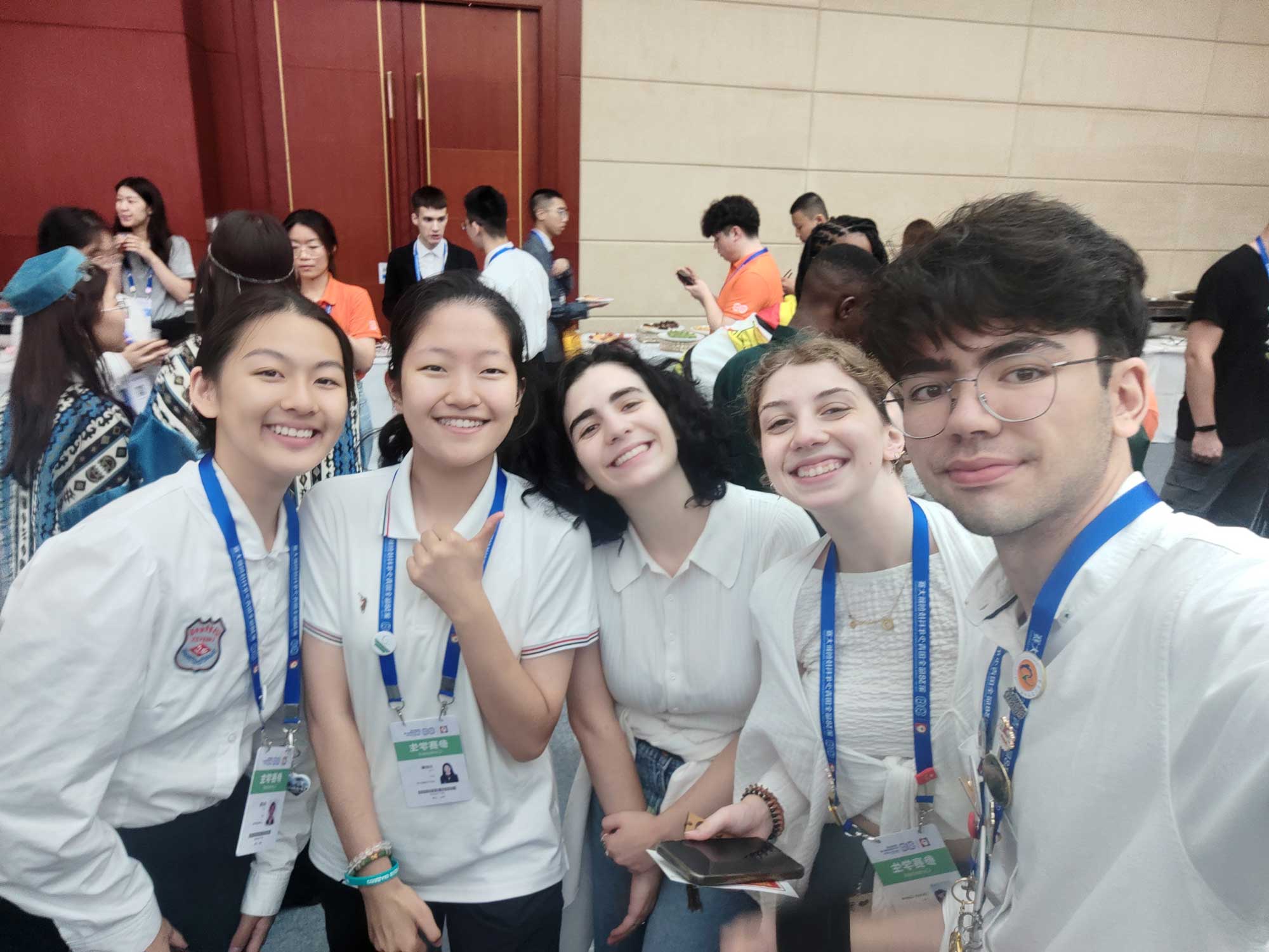 Choosing Minds over Machines 6