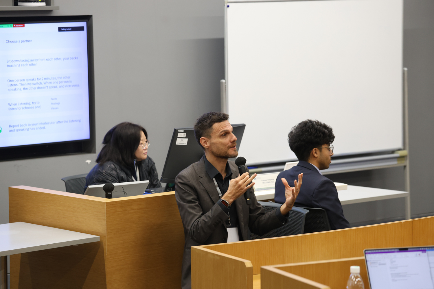 DKU explores generational and technological divides at annual teaching showcase 5 DKU explores generational and technological divides at annual teaching showcase 5