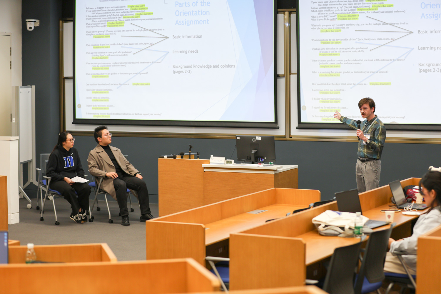 昆山杜克大学教学展示年会成功举办 7 DKU explores generational and technological divides at annual teaching showcase 17 1