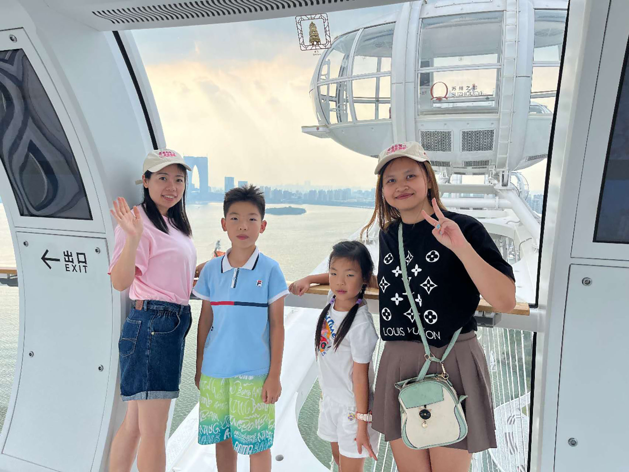 Hai Yen Nguyen:我在中国被温柔接住 1 Hai Yen Nguyen with her host family 2