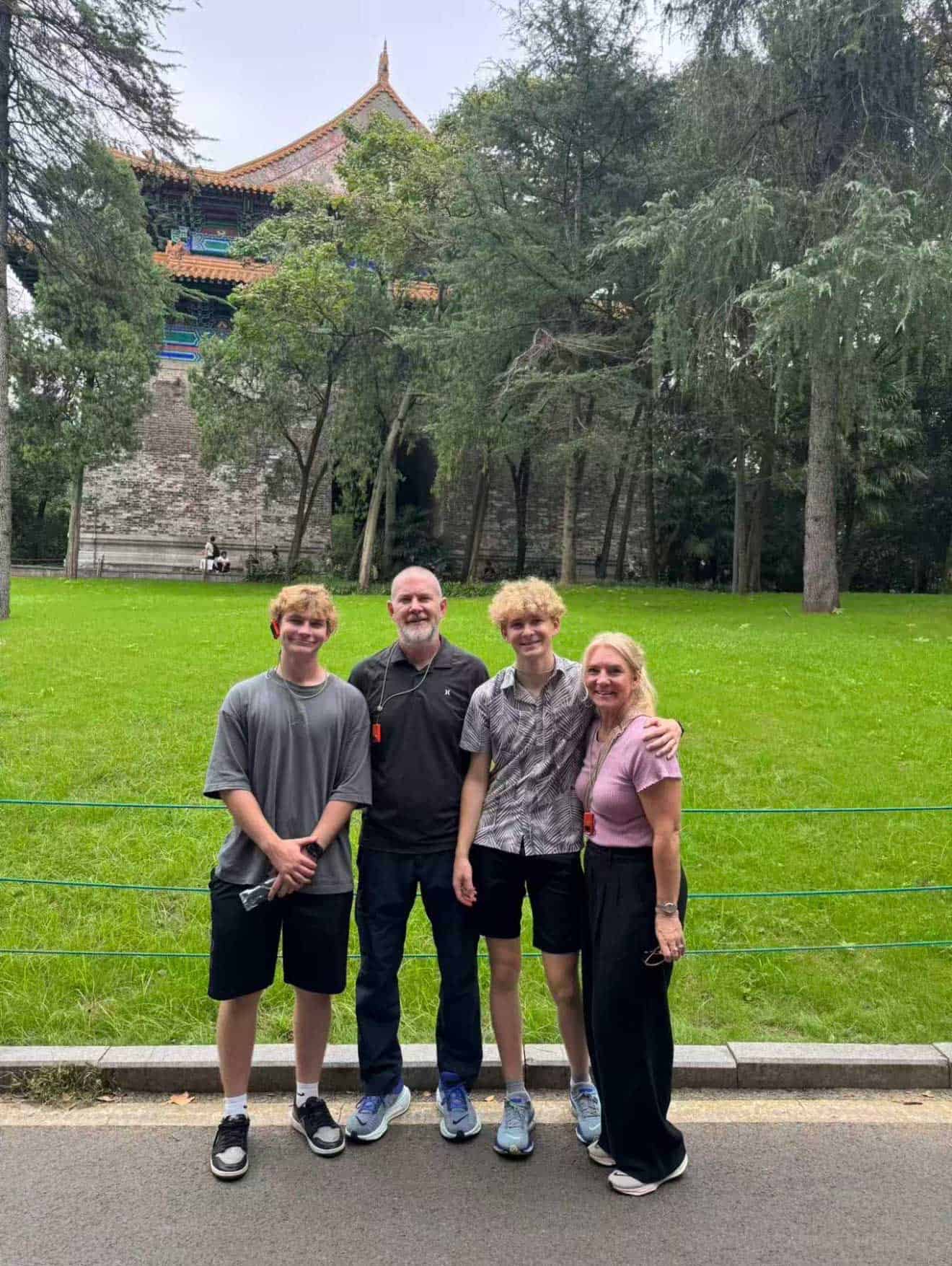 Caleb Leonard:跨越山海,重塑人生! 2 A world away a world reimagined 2 1