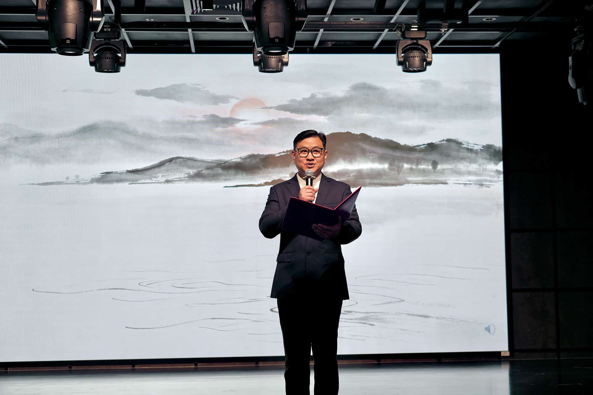 Poetry recital brings DKU and Kunshan voices together 6
