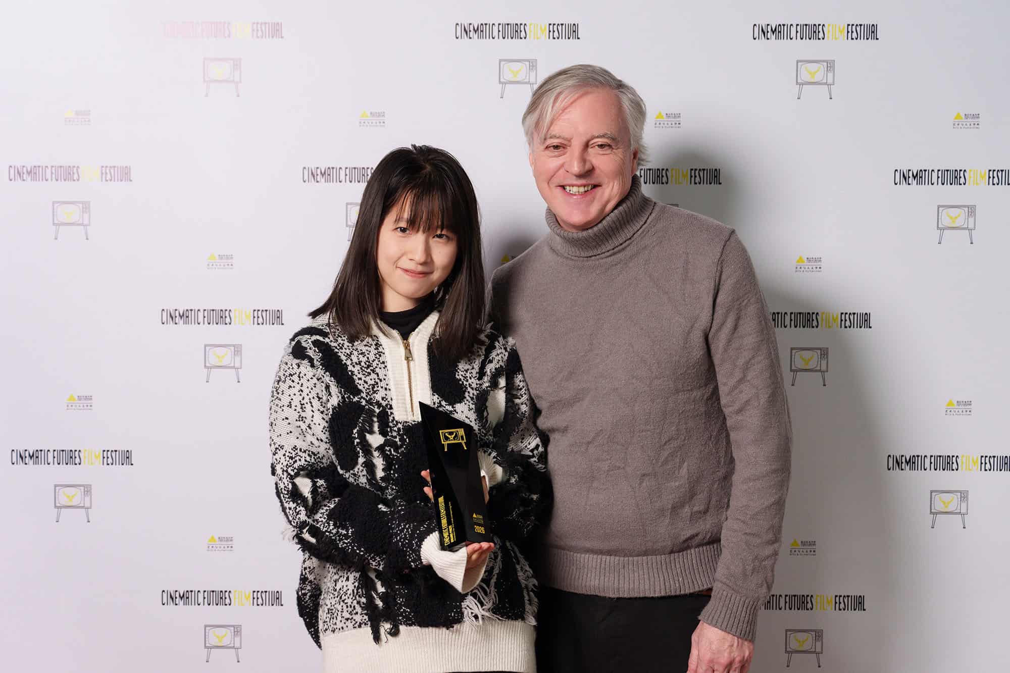 镜头存岁月,影像念至亲 4 Filming Her Way Through Grief 4