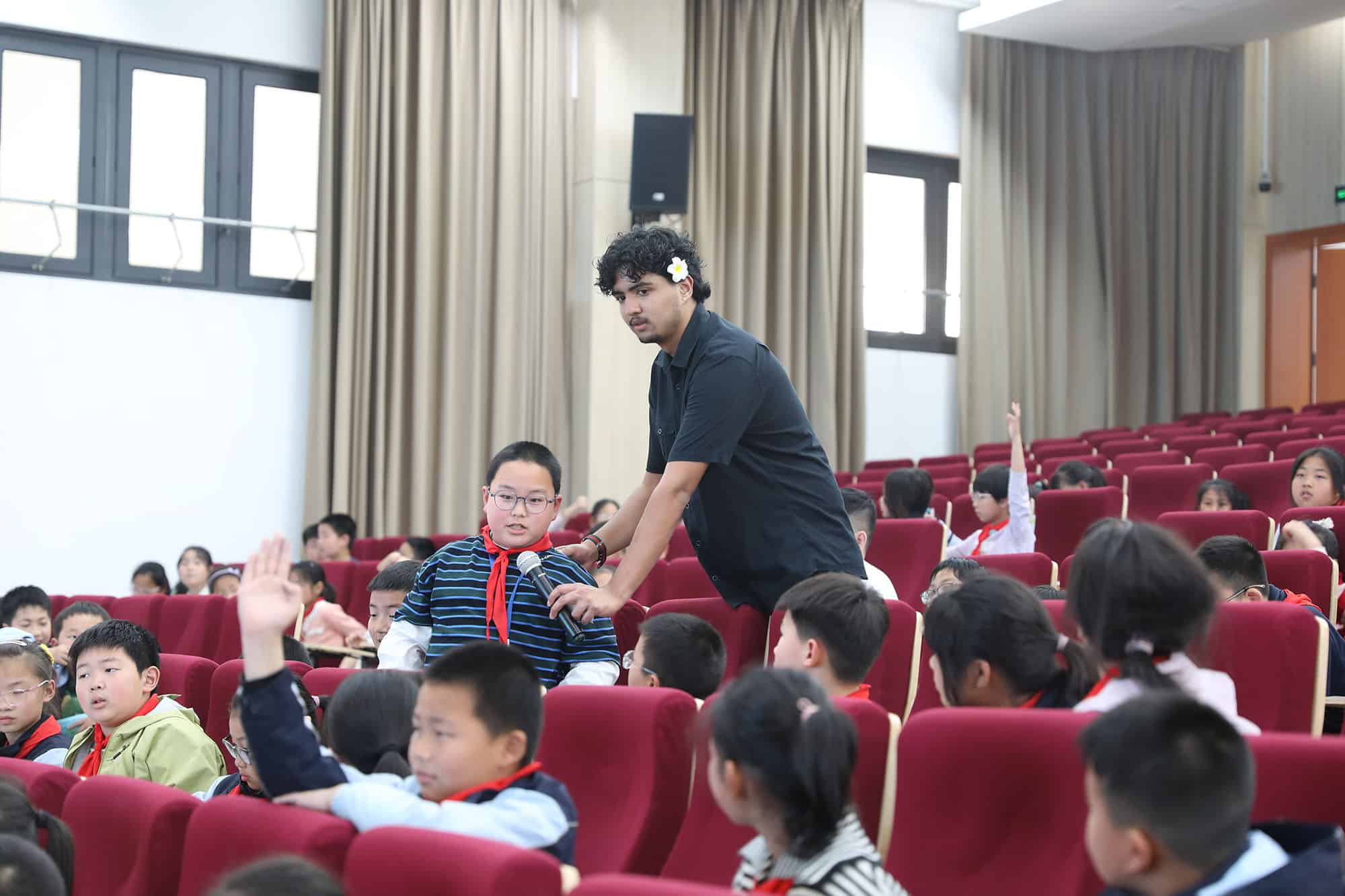一枚塑料戒指,一场持续七周的相遇 9 A plastic ring and a climate program that brought DKU into the community 9 1