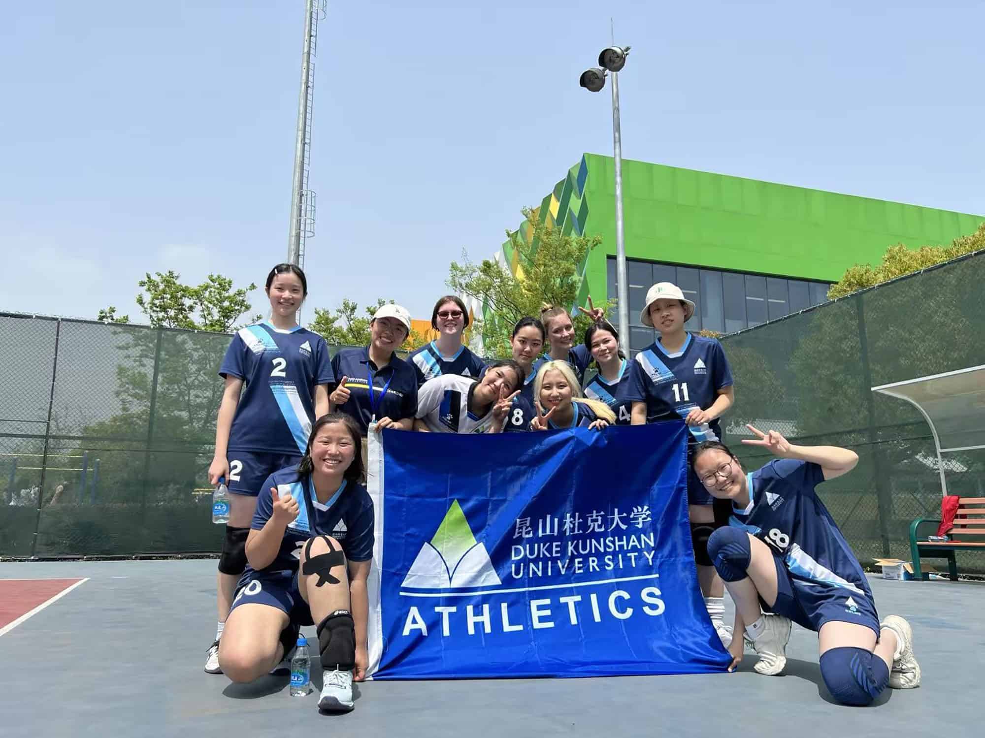 球未落地之前 7 Before the Ball Hits the Floor 12