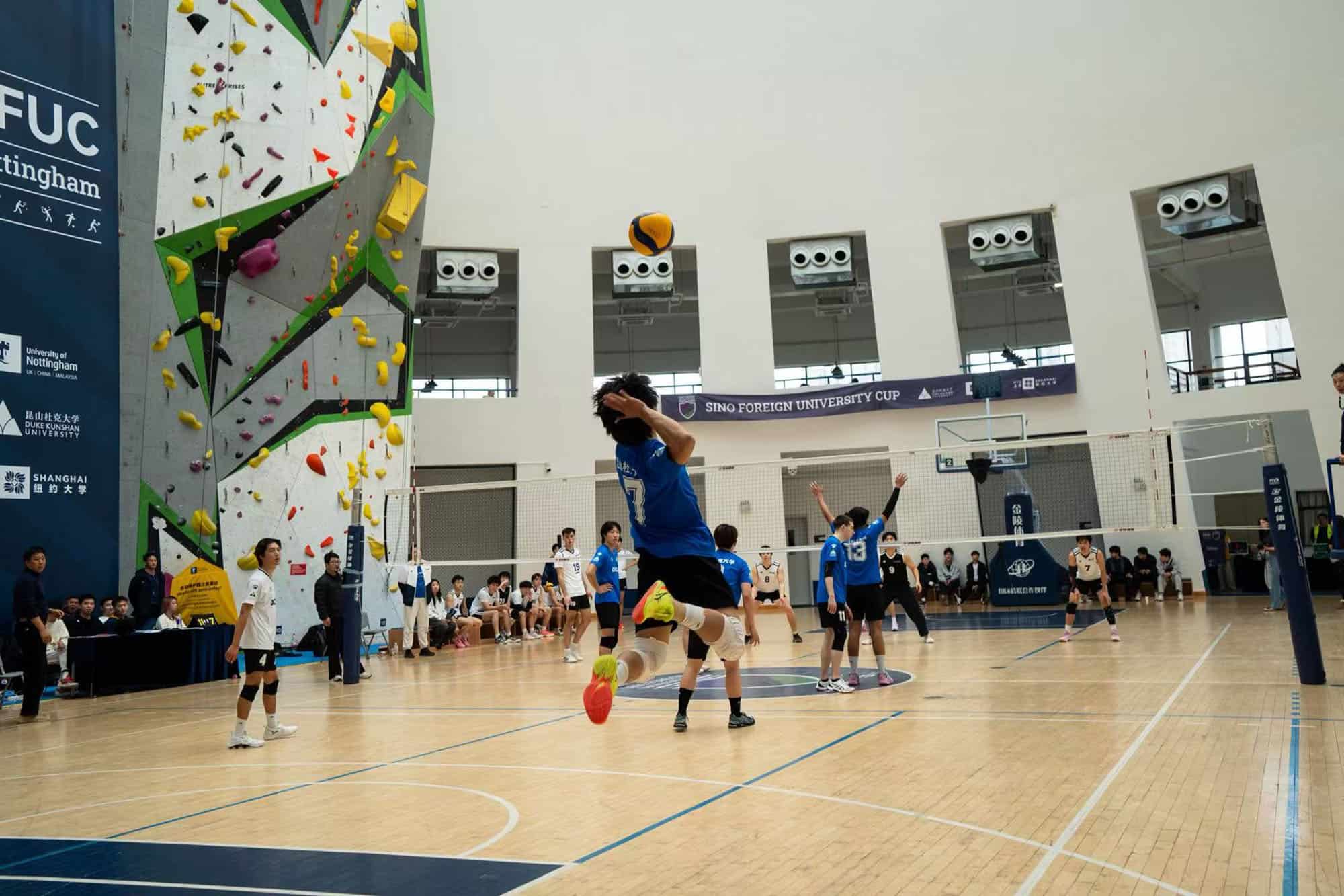 球未落地之前 13 Before the Ball Hits the Floor 20