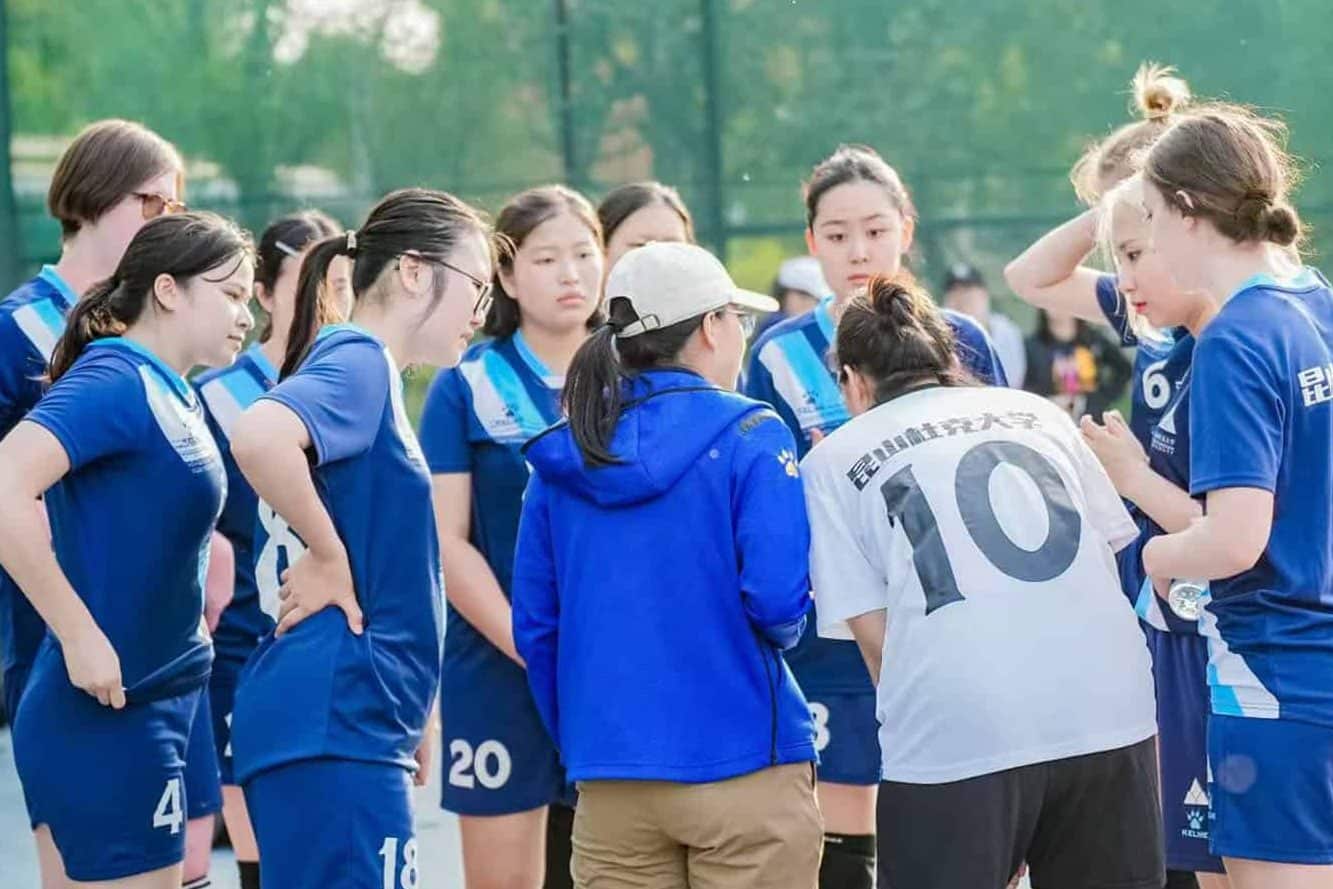 球未落地之前 5 Before the Ball Hits the Floor 9 edited