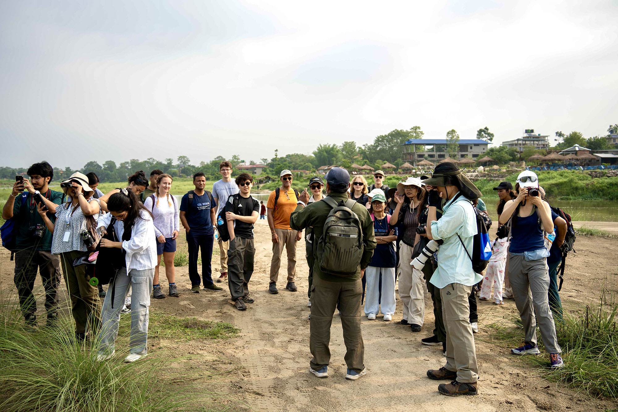 在喜马拉雅,读懂星球健康 3 Into the Himalayas Rethinking Planetary Health 48