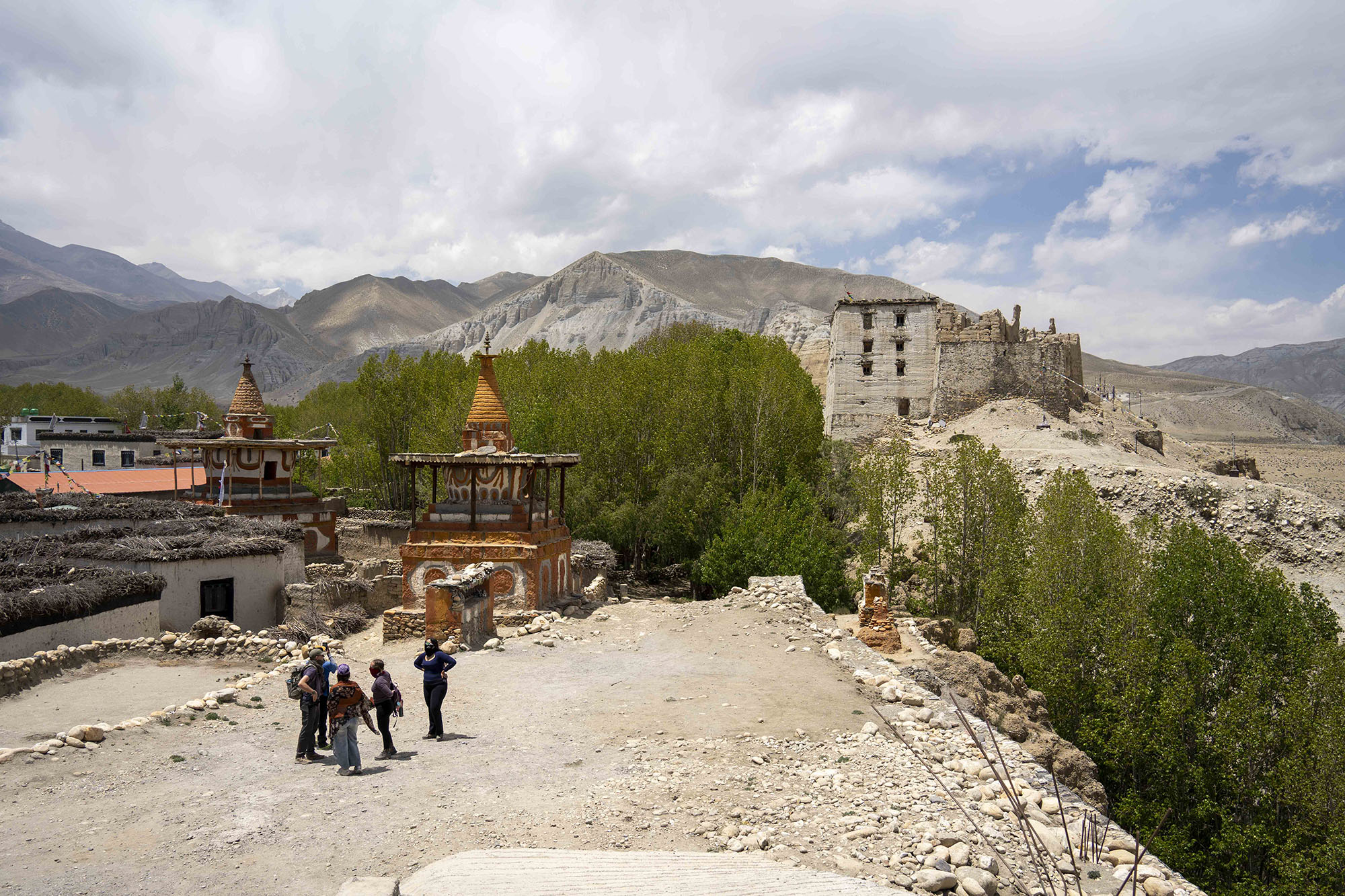 在喜马拉雅,读懂星球健康 10 Into the Himalayas Rethinking Planetary Health 62 2